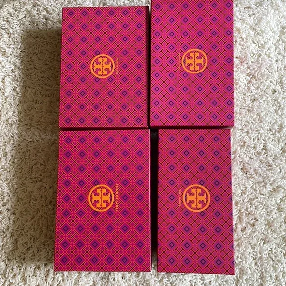 5 TORY BURCH SHOEBOXES - plus big shopping bag - Picture 3 of 6
